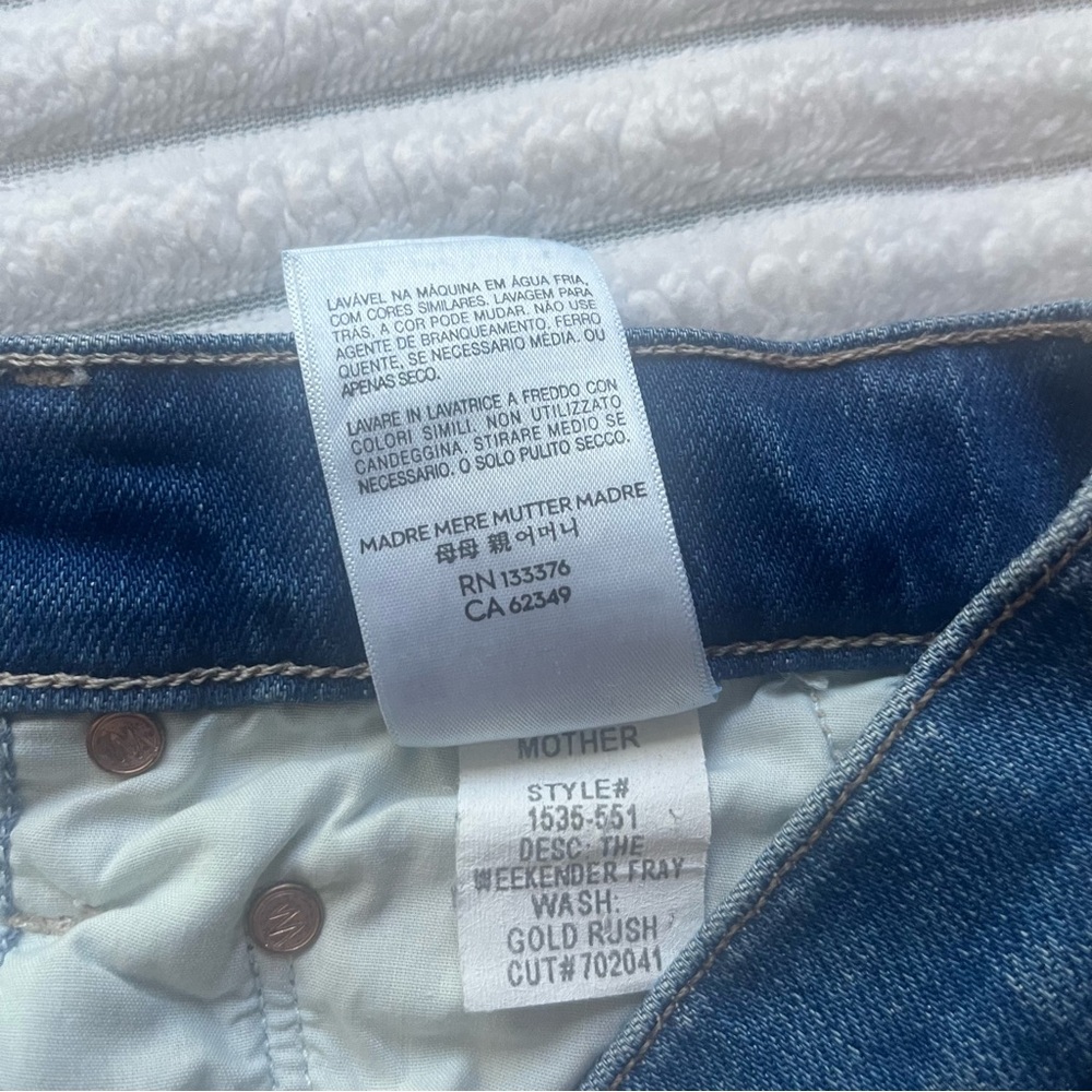 MOTHER Embroidered Weekender Fray Jeans - Picture 14 of 14